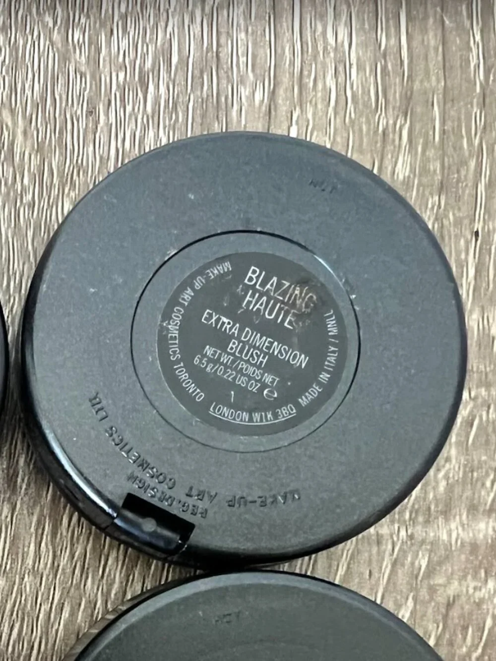 New w/o Box MAC Extra Dimension Blush Blazing Haute